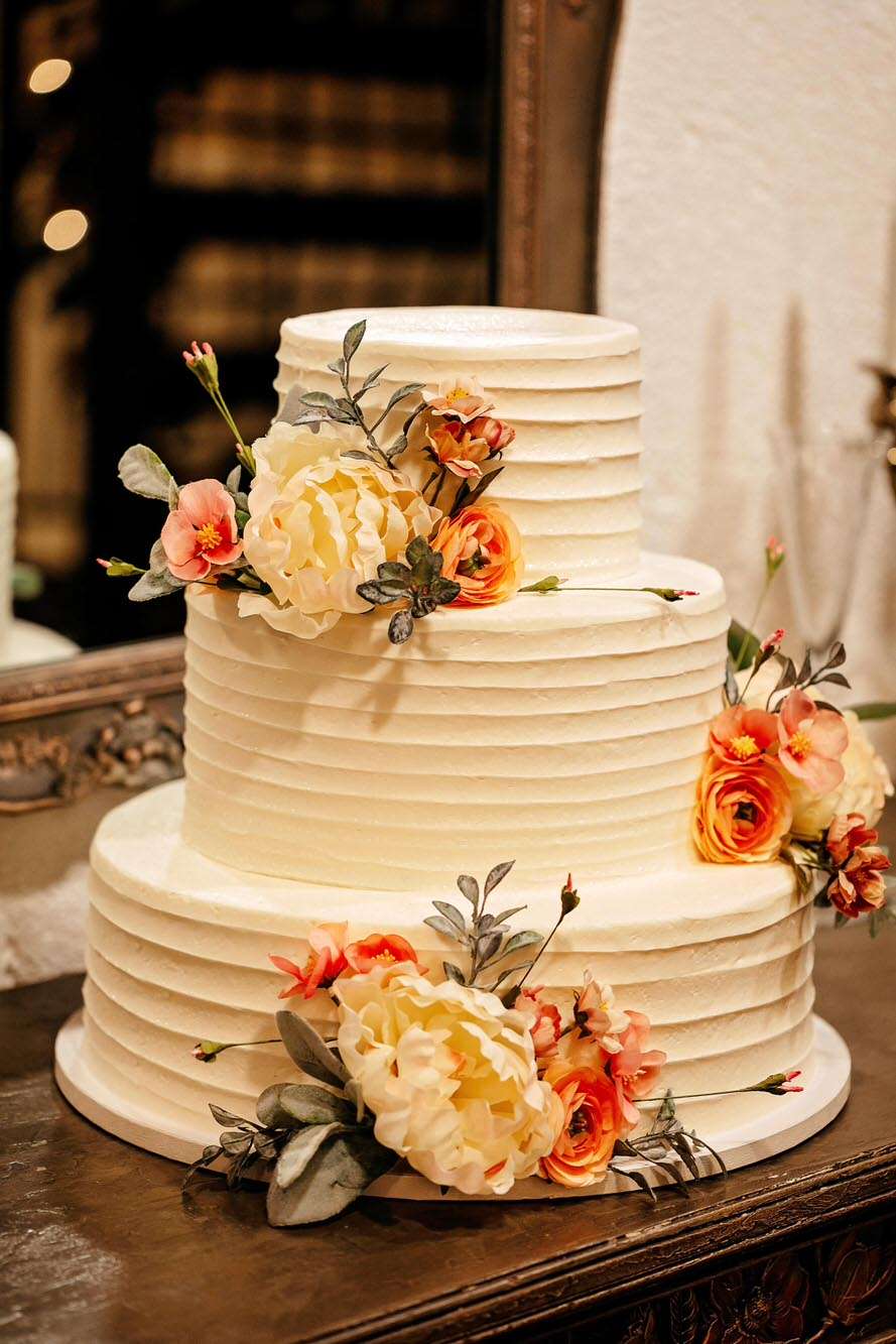 Chillon Reception Center spanish fork utah wedding venue wedding cake