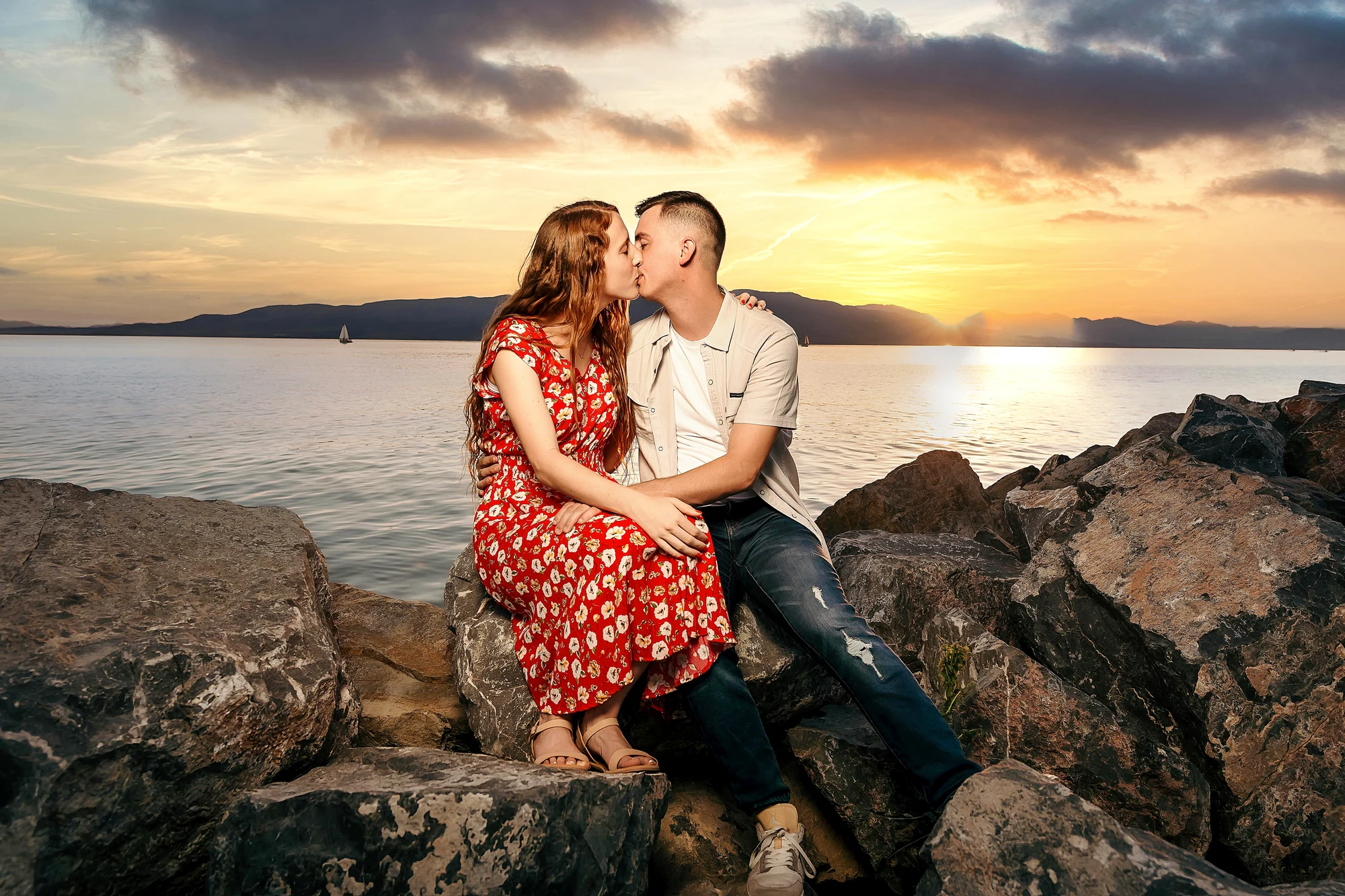 Engagement photoshoot Salt lake City Utah lake